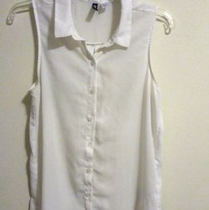 Sleeveless Button Down | Divided